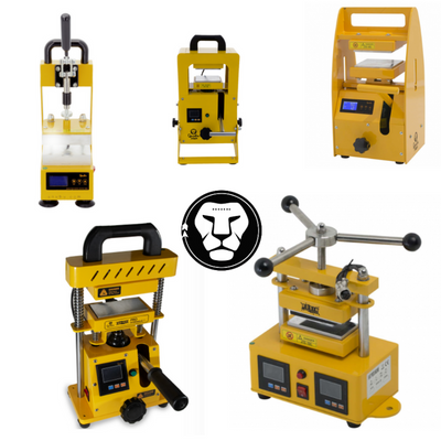 Cinco prensas amarelas com displays digitais e alavancas em fundo branco, com logótipo de leão ao centro.