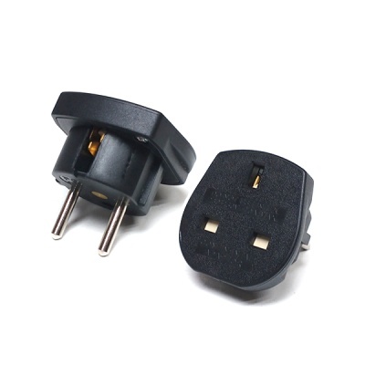 Adaptador de tomada preto para plugue europeu e britânico