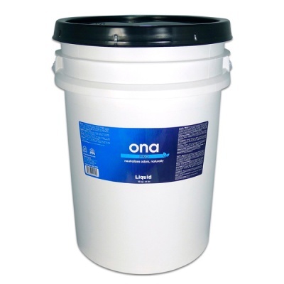 Recipiente branco com tampa preta e etiqueta azul da marca Ona PRO
