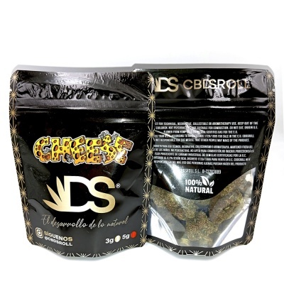 Pacote de flores de cânhamo CBD preto com texto e logótipo DS