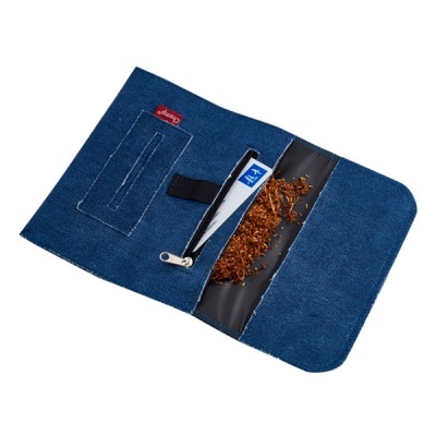 Carteira azul com fecho e folhas castanhas