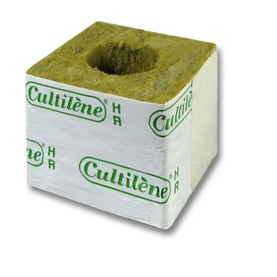 Bloco de substrato Cultilène HR em embalagem branca com texto verde