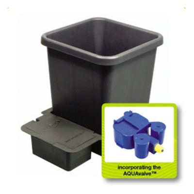 Contentor preto quadrado com válvula AQUAvalve azul destacada