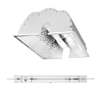 Refletor de luz com superfície refletora metalizada e lâmpada tubular