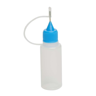 Garrafa doseadora plástica com tampa azul e bico fino