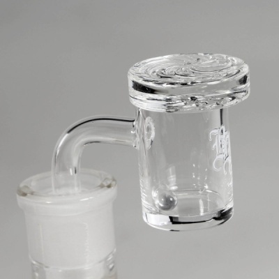 acessório de vidro transparente para fumar com tampa decorada e encaixe opaco