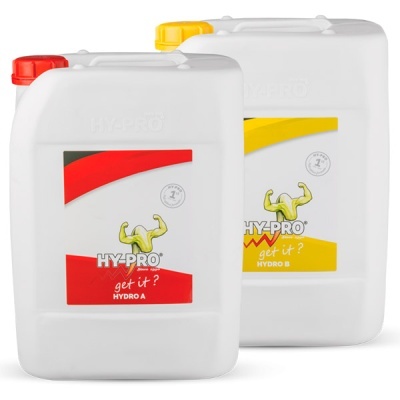 Recipientes plásticos HY-PRO com rótulos vermelho e amarelo