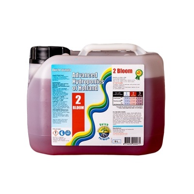 Recipiente plástico com líquido vermelho e rótulo Advanced Hydroponics of Holland 2 Bloom