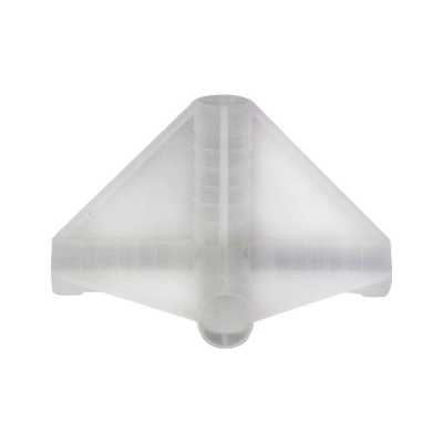 Conector de plástico translúcido triangular com três tubos