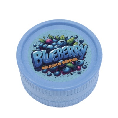 Tampa de plástico azul com etiqueta de mirtilos e texto Blueberry Delicious Berries