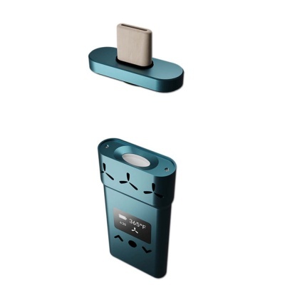 Dispositivo portátil azul com ecrã digital e peça destacada com conector USB-C