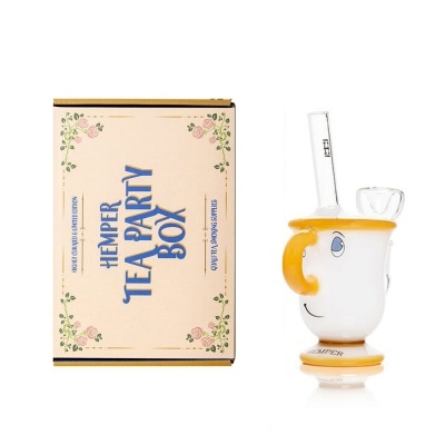 Caixa floral com texto e cachimbo de vidro em forma de caneca sorridente