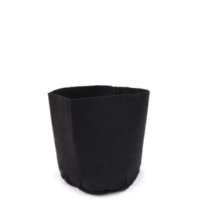 Vaso de cultivo preto em tecido quadrado com cantos arredondados