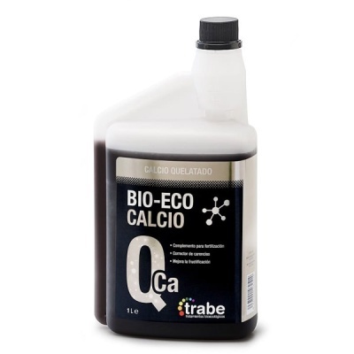 Frasco branco de plástico com rótulo preto e branco de BIO-ECO CALCIO
