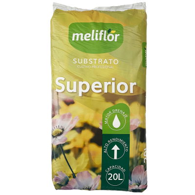 Embalagem de substrato Meliflór Superior com flores e etiquetas verdes