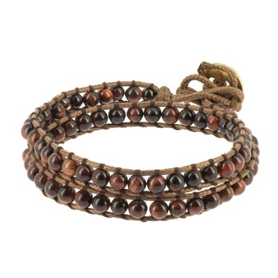 Pulseira trançada com contas redondas vermelhas e castanhas