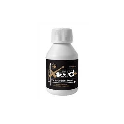 Frasco branco de plástico com rótulo preto do produto Xseed