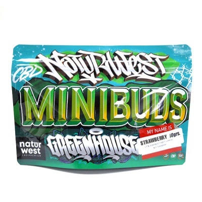 Embalagem flexível azul, verde e preta com texto grafite NATURWEST MINI BUDS e etiqueta MY NAME IS STRAWBERRY 10grs