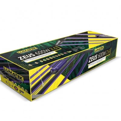 Caixa retangular preta, amarela e verde com texto ZEUS 600W 12C