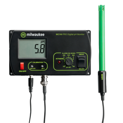 Monitor digital de pH Milwaukee MC110 PRO preto com ecrã a mostrar 5.8 e eletrodo verde conectado