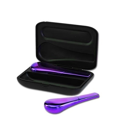 Aplicadores faciais metálicos roxos iridescentes e estojo preto