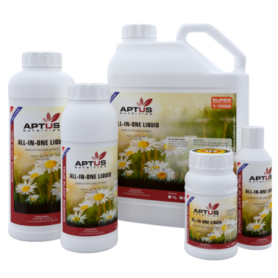 Cinco frascos brancos de diferentes tamanhos com etiquetas amarelas de Aptus Nutrition All-in-One Liquid com imagem de margaridas.