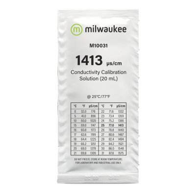 Pacote branco de solução de calibração de condutividade Milwaukee com texto e tabela