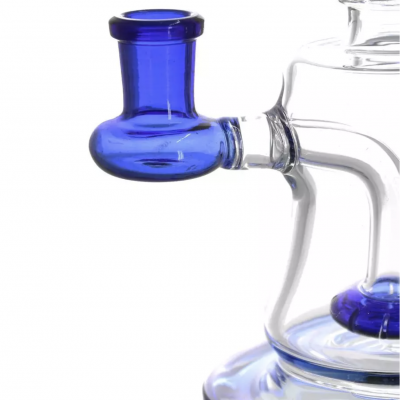 Recipiente de vidro com detalhes em azul e transparente