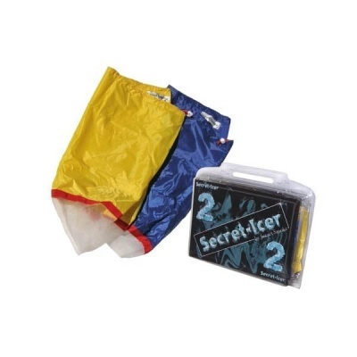 Conjunto de sacos amarelo e azul ao lado de embalagem plástica com texto Secret-Icer 2