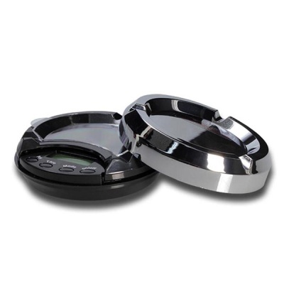 Cinzeiro preto e prateado com base digital