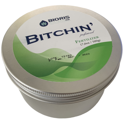 Recipiente branco com etiqueta de fertilizante BITCHIN