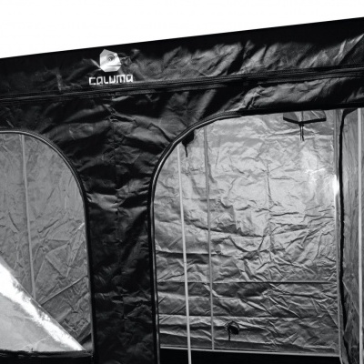 Tenda de cultivo interior preta com interior prateado e janelas transparentes