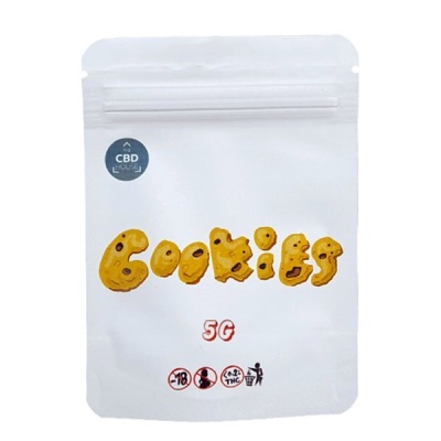 Embalagem de saco branco com texto e símbolos de aviso