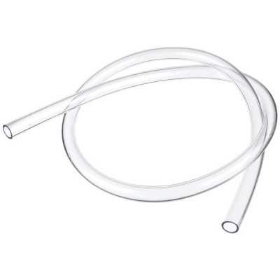 Tubo flexível transparente em fundo branco