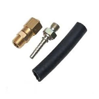 Conector metálico dourado, pino metálico prateado e manga de borracha preta sobre fundo branco