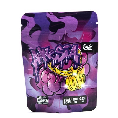 Embalagem plástica roxa com design grafite e texto AMNESIA OG, Only CBD.