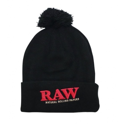 Gorro preto de malha com bordado RAW