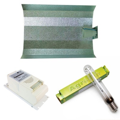 Refletor metálico, balastro branco e lâmpada em embalagem verde Agro