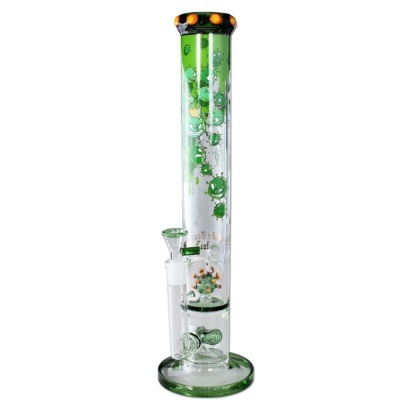 Bong de vidro transparente com decoração de vírus verdes e detalhes em verde.