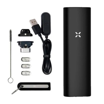 Acessórios eletrónicos pretos e metálicos com símbolo X branco.
