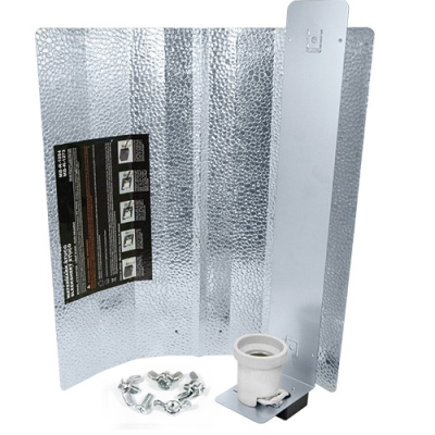 Refletor de luz metálico prateado com suporte branco e parafusos