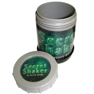 Recipiente cilíndrico de plástico cinzento com tampa e etiquetas verdes Secret Shaker