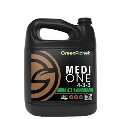 Recipiente plástico preto de 4 litros com fertilizante GreenPlanet MEDI ONE 4-3-3
