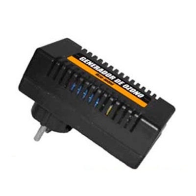 Gerador de ozono preto com ficha elétrica e etiqueta amarela