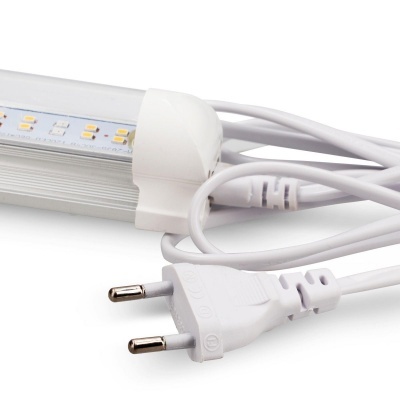 Lâmpada LED tubular com cabo branco e ficha de dois pinos