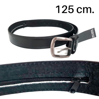Cinto preto de 125 cm com fivela prateada e bolso com fecho oculto