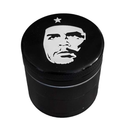 Embalagem preta com imagem de Che Guevara na tampa
