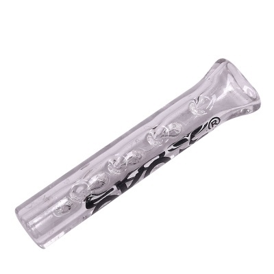 Peça tubular de vidro transparente com padrão de bolhas e texto preto
