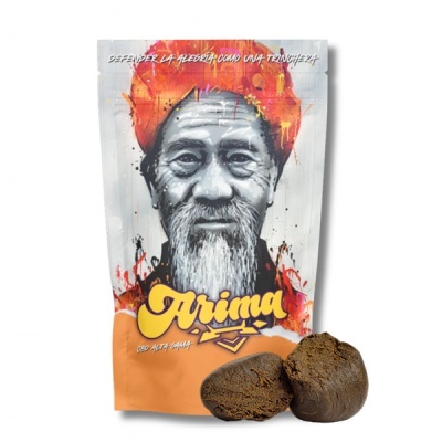 Embalagem com rosto de homem idoso e duas bolotas castanhas