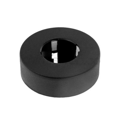 Anel preto circular oco com superfície opaca e interior brilhante